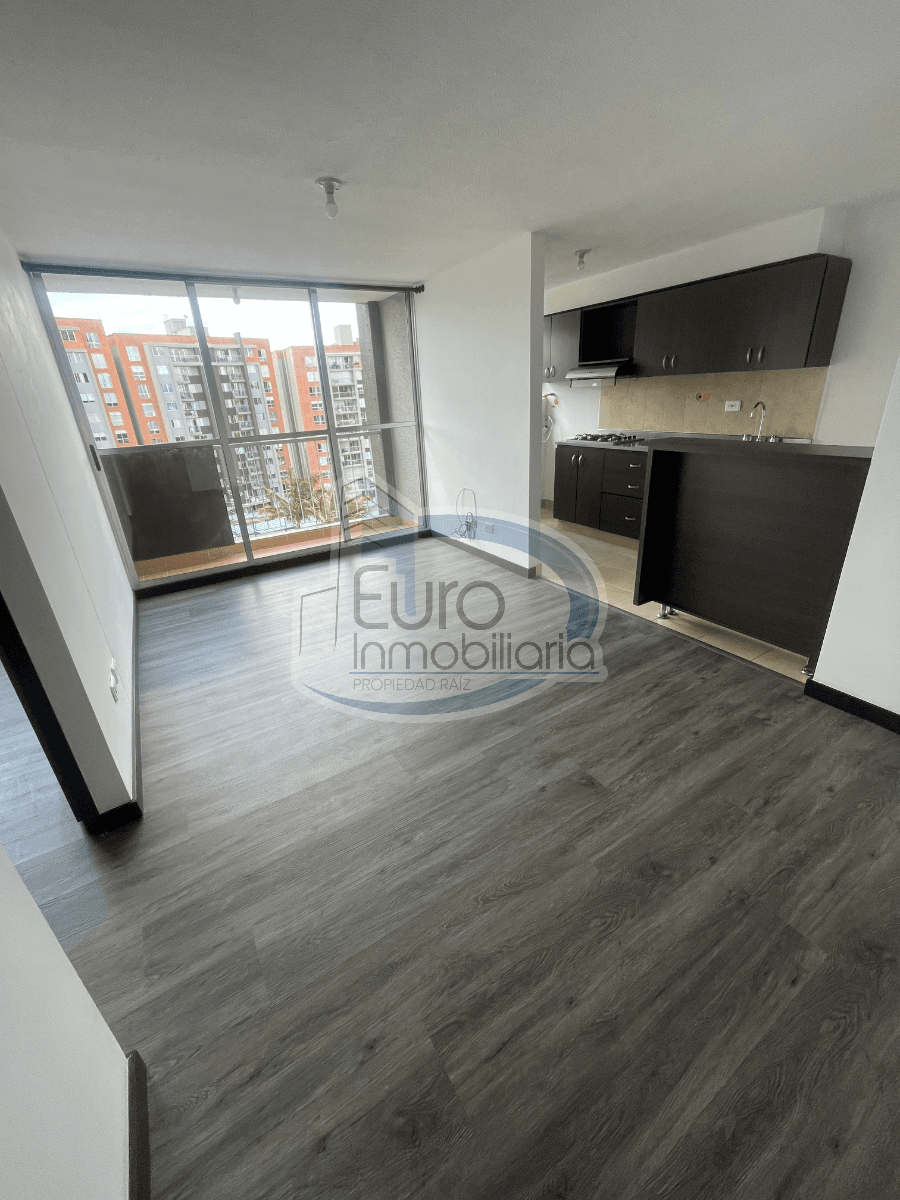 SE ARRIENDA APARTAMENTO SÉPTIMO PISO UNIDAD CERRADA